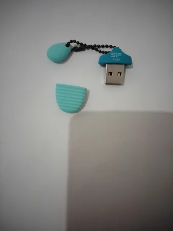 فلش مموری سیلیکون پاور مدل Touch T30 ظرفیت 32 گیگابایت