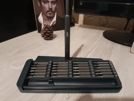 پیچ گوشتی دلی مدل DL241025 بسته 25 عددی