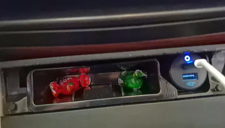 شارژر فندکی انکر مدل A2732