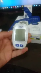 دستگاه تست قند خون آوان مدل AGM01 به همراه 25 عدد نوار تست قند خون