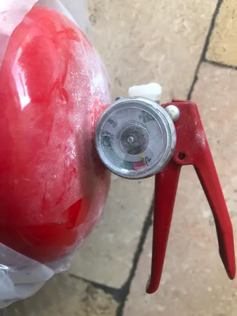 کپسول آتش نشانی دریا مدل b-378 وزن 3 کیلو گرم