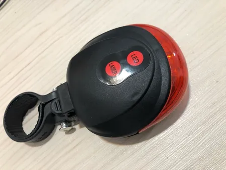 چراغ عقب دوچرخه مدل لیزری