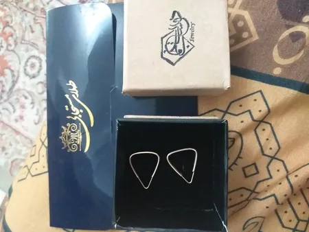 گوشواره حلقه ای طلا 18 عیار زنانه دوست خوب مدل مثلثی کد dk523