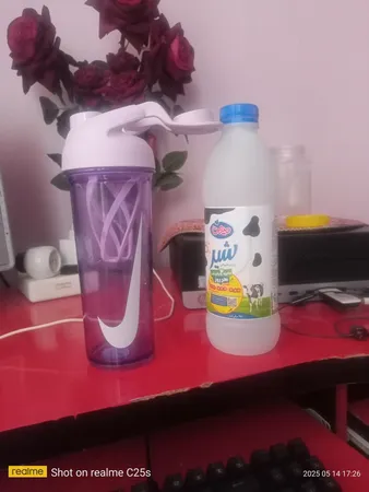 شیکر ورزشی کد 103410 گنجایش 0.650 لیتر