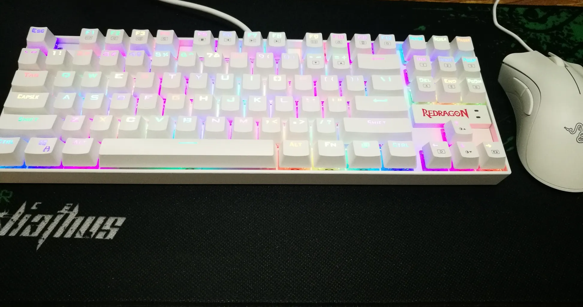 کیبورد گیمینگ ردراگون مدل K552 Kumara، سوییچ مکانیکال قرمز، Tenkeyless، نورپردازی RGB، قابلیت Anti-Ghosting