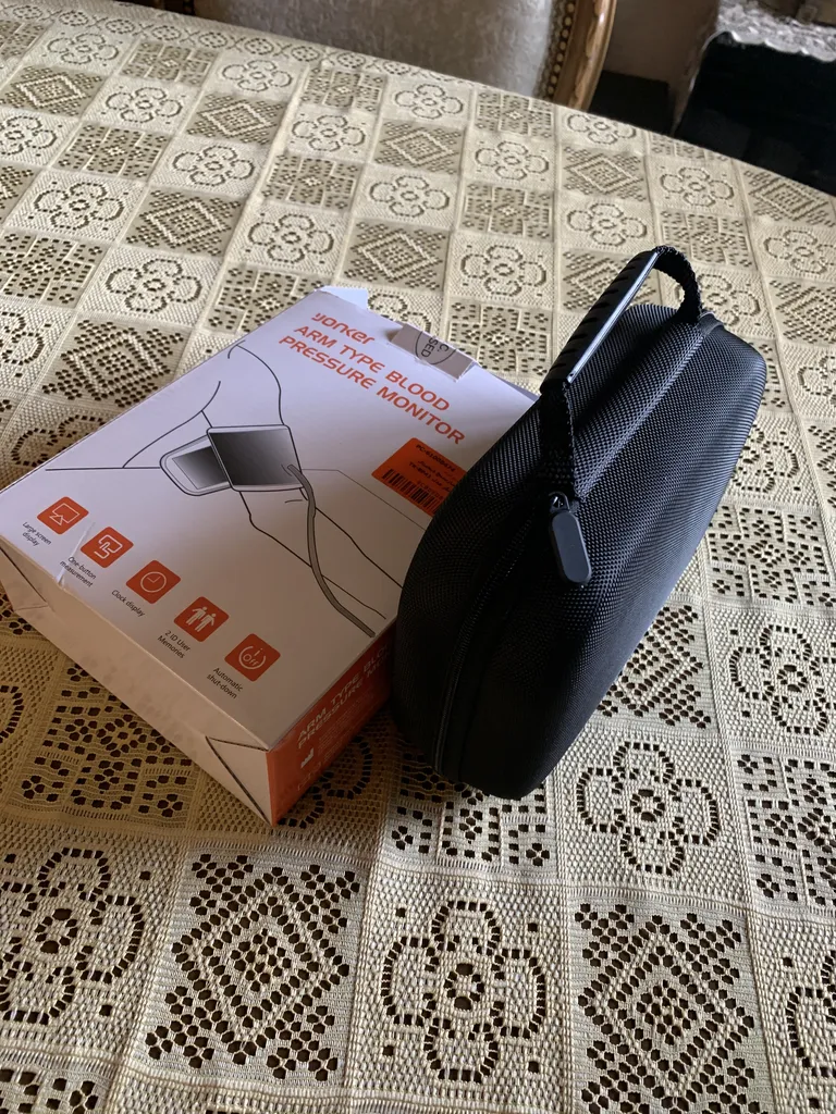 فشارسنج دیجیتال یونکر مدل سخنگو کد YK-BPA1