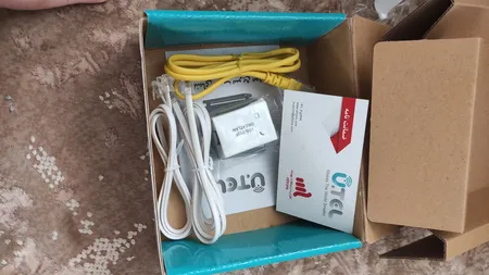 مودم روتر یوتل VDSL/ADSL Plus بی سیم مدل V301