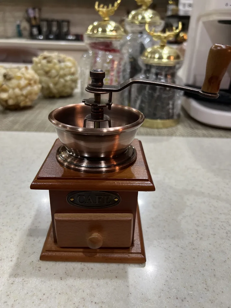 آسیاب دستی قهوه مدل چوبی