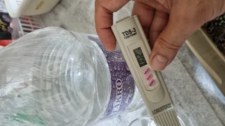 آب مقطر تکرو مدل R10 حجم 4000 میلی لیتر