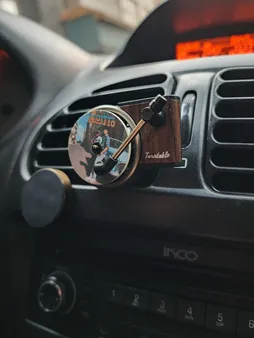 خوشبوکننده دریچه ای خودرو مدل گرامافون کد 01