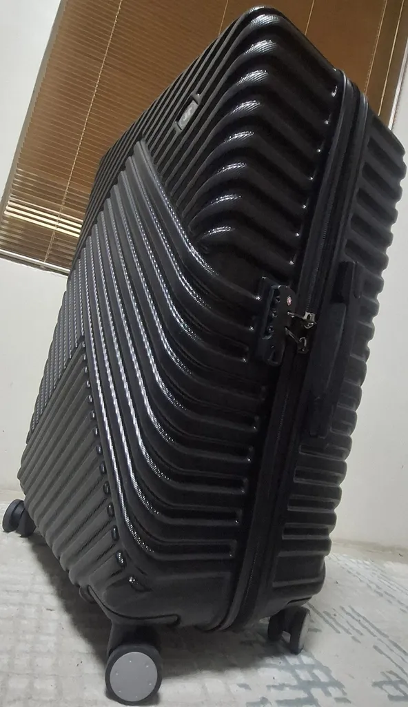 چمدان ام آر مدل pk سایز بزرگ ارتفاع 70 سانتی متر