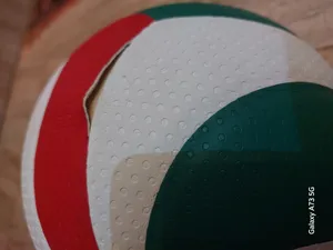 تجریه خرید توپ والیبال مولتن مدل V5M4500 به همراه تلمبه پامپ