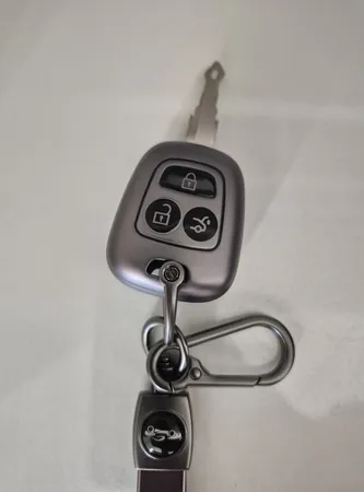 قاب ریموت و جاسوییچی خودرو چیکال مدل P-982-941 مناسب برای دنا بسته 2 عددی