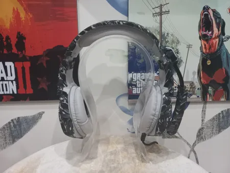 پایه نگهدارنده هدفون مدل Dinic-Holder