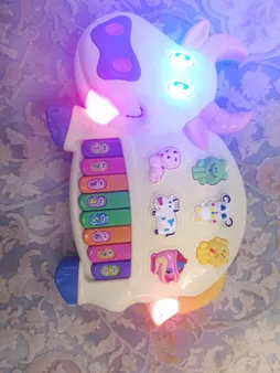 اسباب بازی آموزشی موزیکال مدل گاو