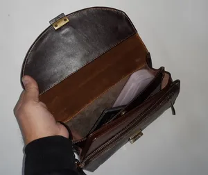 تجریه خرید کیف پاسپورتی چرم بارز مدل DG49