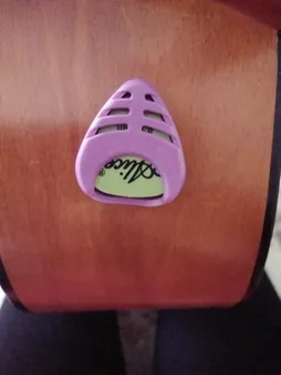 نگهدارنده پیک گیتار مدل VC40