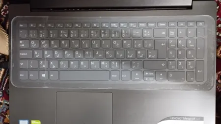 برچسب حروف فارسی کیبورد طرح مات به همراه محافظ کیبورد مناسب برای لپ تاپ 15.6 اینچ