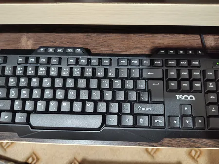 کیبورد تسکو مدل TK 8019، سوئیچ ممبران، Full-size، نورپردازی LED RGB
