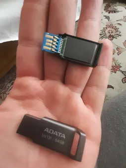 فلش مموری ای دیتا مدل UV131 ظرفیت 64 گیگابایت