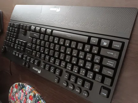 کیبورد مخصوص بازی گرین مدل GK703-RGBسوییچ ممبران ، Full Size، نورپردازی RGB