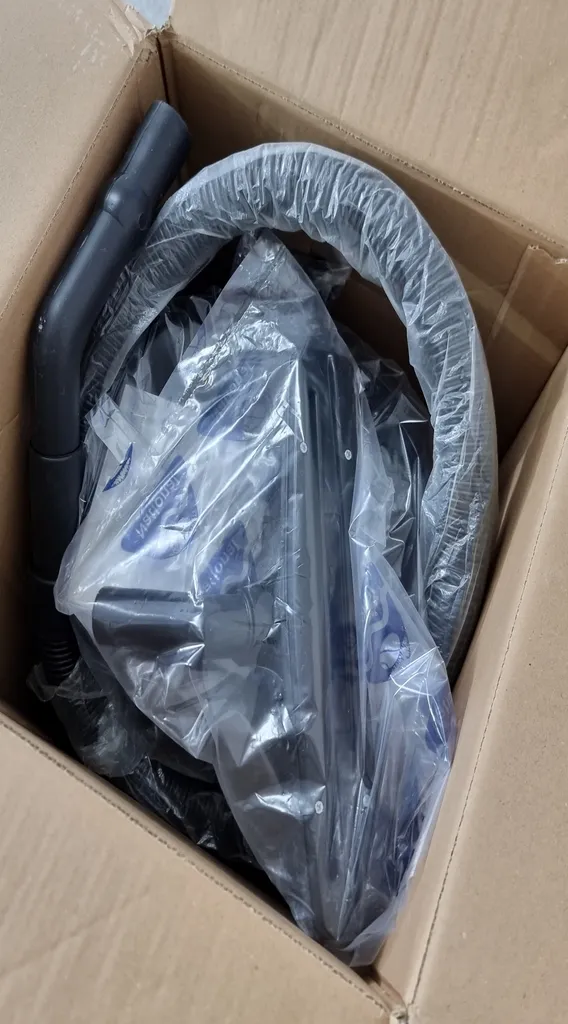 جاروبرقی سطلی 2000 وات ساینا مدل 3000