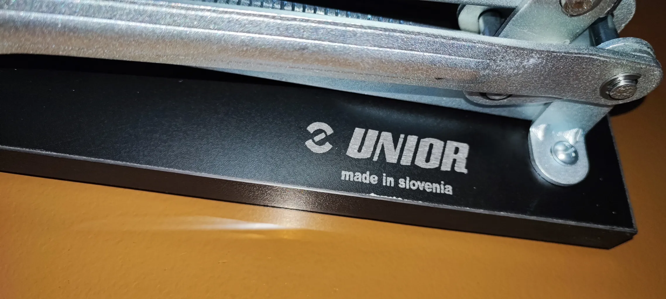 گردو شکن یونیور مدل Professional 300