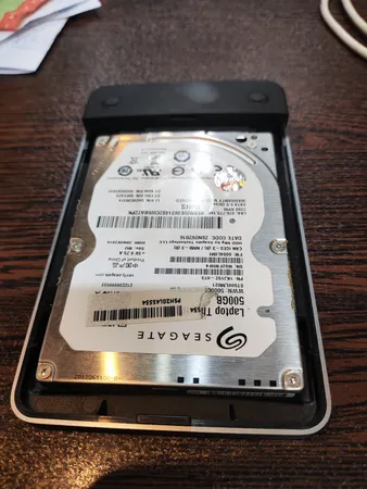 قاب هارد اکسترنال یوگرین مدل CM300-70499