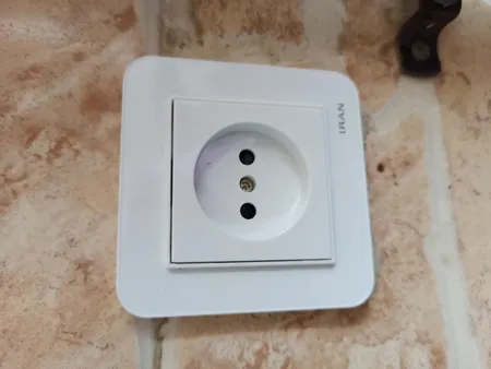 پریز برق ساده ایران الکتریک مدل ارس