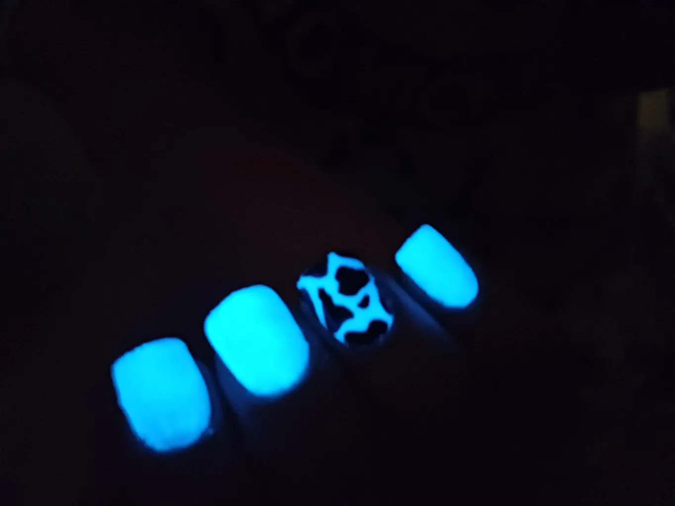 پودر شب‌تاب رزین اپوکسی فیلو مدل GP حجم ۸ میلی‌لیتر