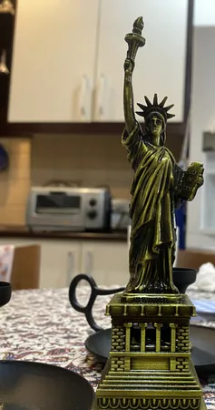 ماکت تزئینی طرح برج آزادی آمریکا کد 09130080