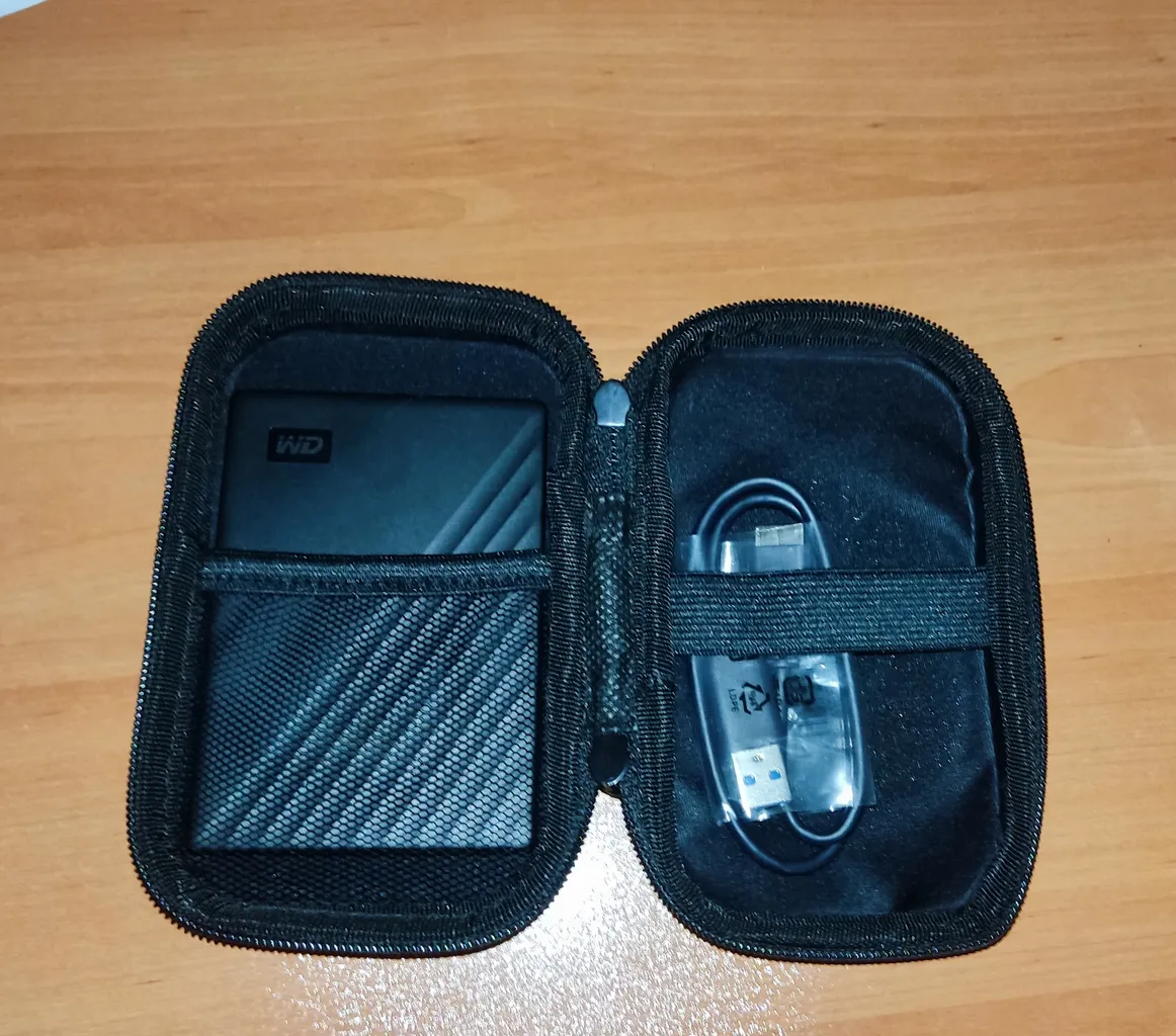 هارد اکسترنال وسترن دیجیتال مدل My Passport ظرفیت دو ترابایت دارای رابط USB Type-A 3.2