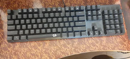 کیبورد گیمینگ ردراگون مدل K208، سوییچ مکانیکال آبی، Full-Size، نورپردازی RGB