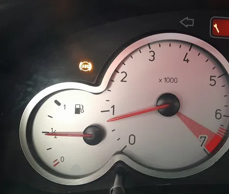 ردیاب خودرو پیوداپ مدل پیود P300 پلاس