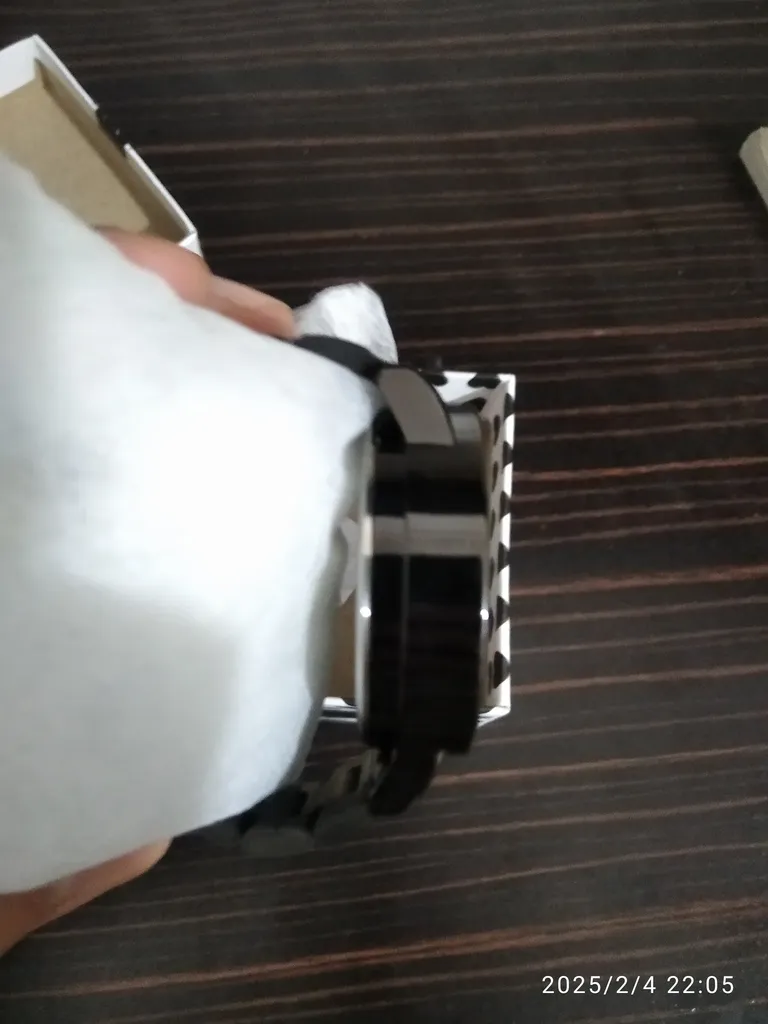 ساعت مچی عقربه‌ای مردانه والار مدل رینگی متحرک کد W22