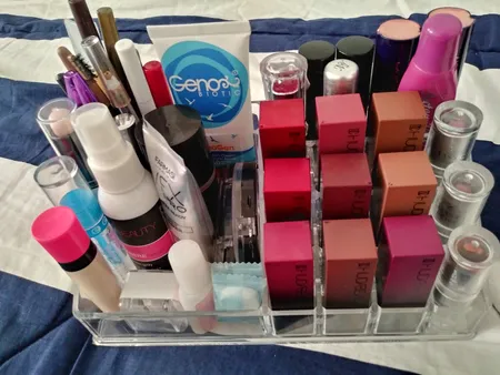 استند لوازم آرایشی مدل MA