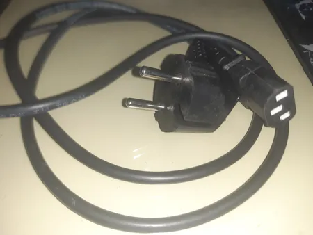 کابل برق سه پین منبع تغذیه کامپیوتر دی-نت طول 1.8 متر