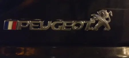 آرم خودرو طرح peugeot مدل FRC