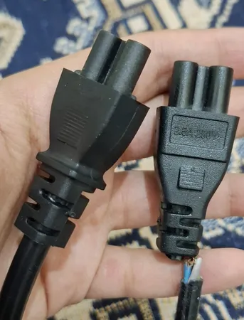 کابل برق سه پین آداپتور لپ تاپ کی نت پلاس مدل CL طول 1.5 متر