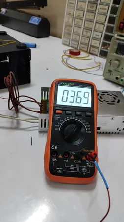 المنت ۱۲ ولت الکترومکانیک سیلیکونی ۱۳۰ سانتیمتری