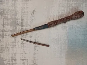 تجریه خرید اسباب بازی زینتی مدل چوب دستی جادویی هری پاتر به همراه کارت قطار و نقشه غارتگر