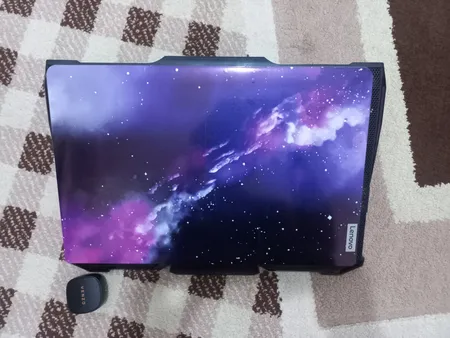 استیکر لپ تاپ طرح spa-ce 09 به همراه برچسب حروف فارسی کیبورد