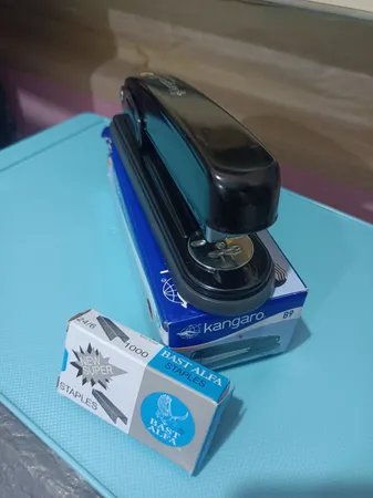 منگنه کانگرو مدل B9 به همراه سوزن منگنه دلوکس سایز 24/6