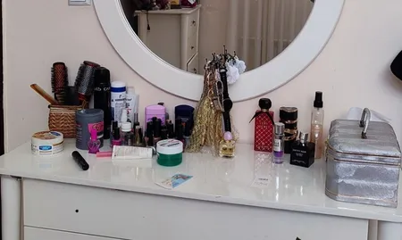 استند لوازم آرایشی مدل 8765