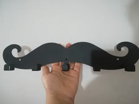 آویز لباس گرته مدل سیبیل