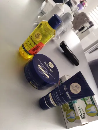 کرم دست فوق مغذی و آبرسان مورینگا اِمو مدل 2 پوست خشک و حساس کاسه‌ای 250 میلی‌لیتر