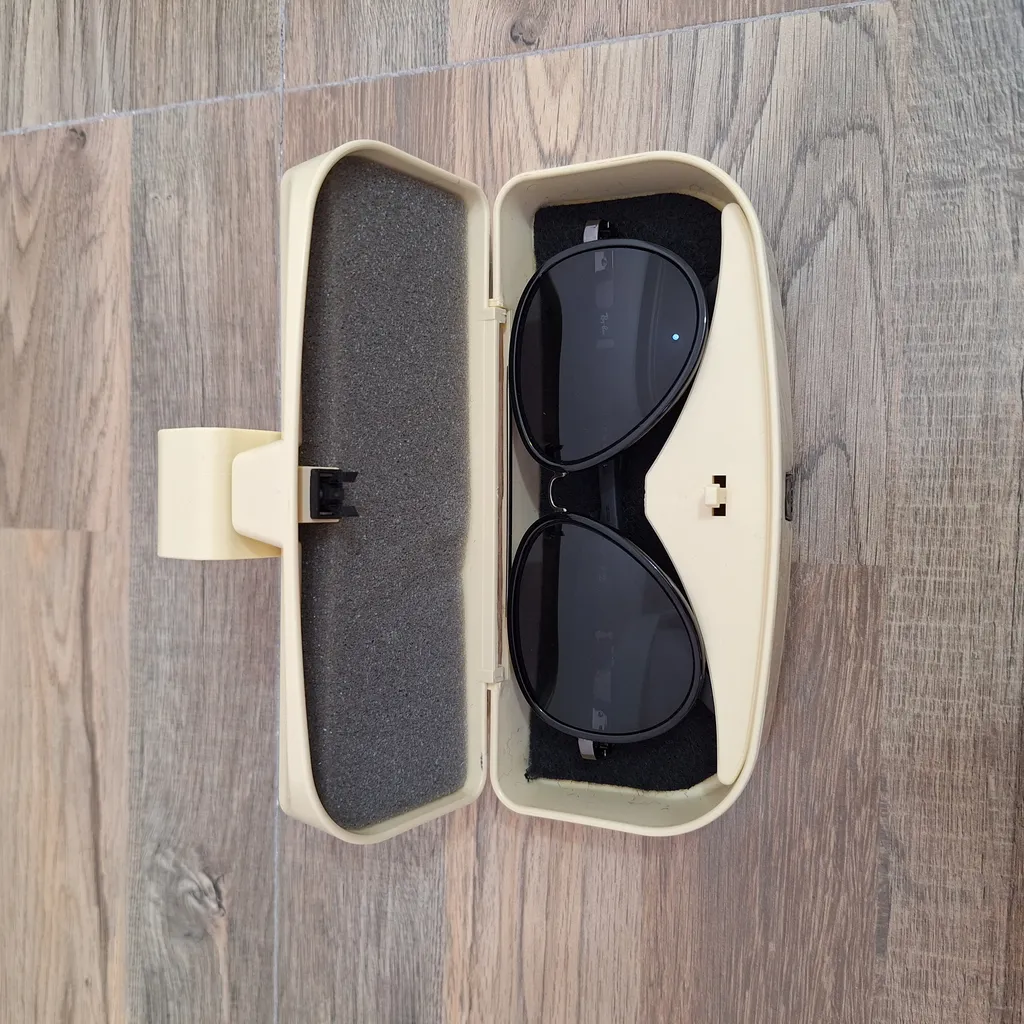 نگهدارنده عینک خودرو مدل ۵۰۱