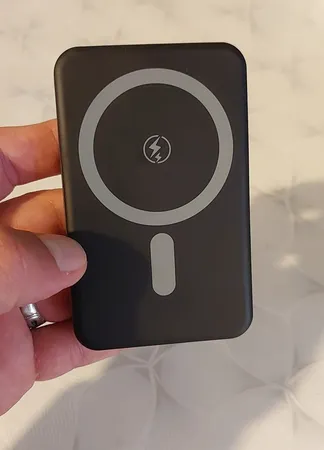 پاوربانک بی‌سیم 15 وات ایکس انرژی مدل X-814M 22.5W ظرفیت 10000 میلی آمپر ساعت