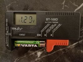 تستر باتری دیجیتالی مدل BT-168D