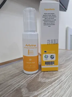 کرم ضد آفتاب بدون رنگ آرت وینا SPF 50 مدل Highly Effective ‌محافظ UVA ،UVB و PA+++، ضد حساسیت، ضد چروک و ضد پیری مناسب انواع پوست‌ حجم 50 میلی‌لیتر